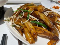 韭菜芽菜炒猪肠粉-花城苑广府菜(侨鑫店)