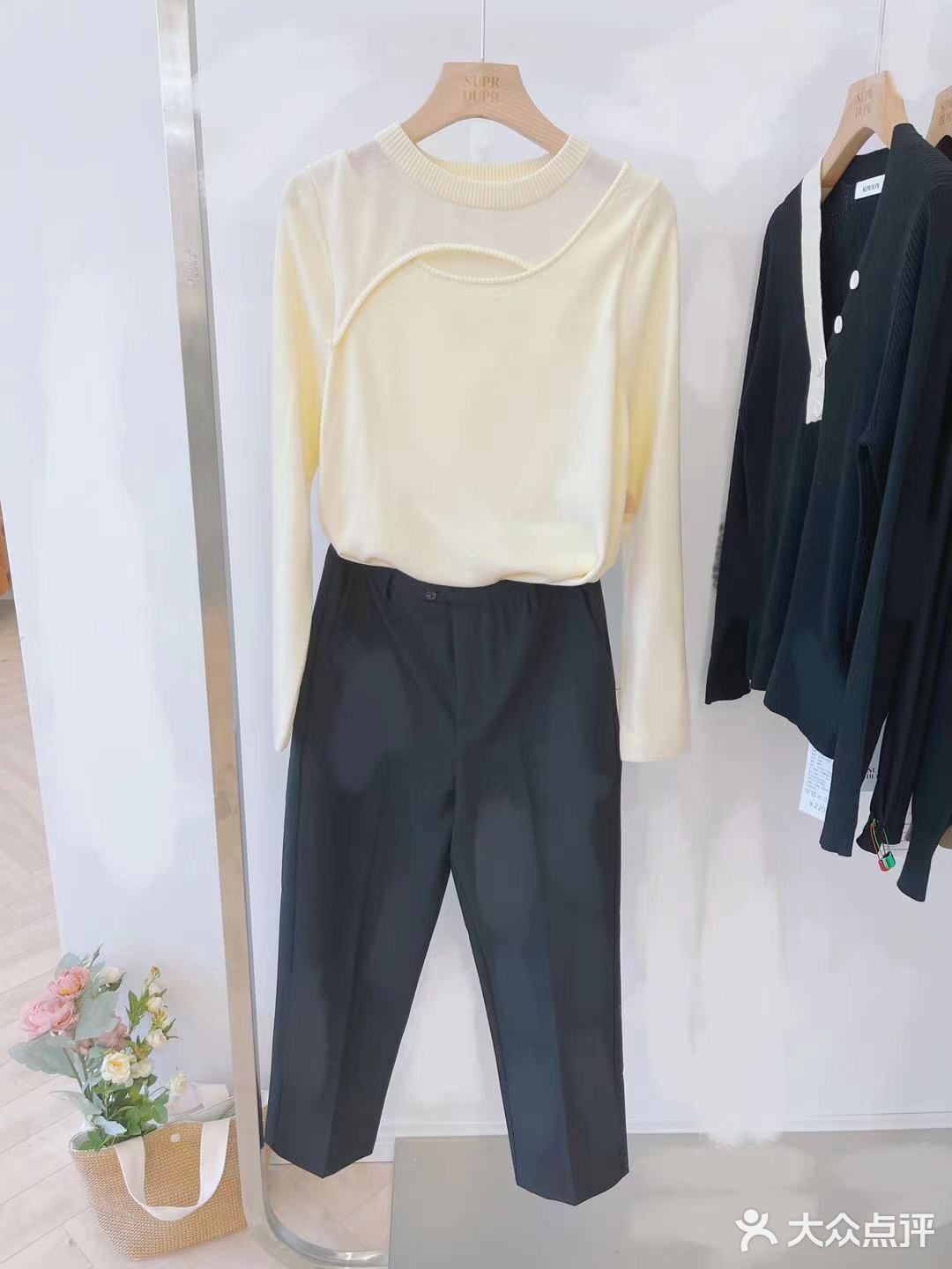上海这家服装店是不是会偷钱❓