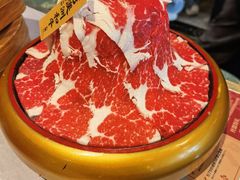 M8和牛-一绪に寿喜烧自助(世茂广场店)