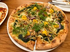 烤鸡奶酪蔬菜披萨-城市大道红炉披萨烘焙坊