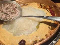 -洱火云南酸菜牛肉火锅(石景山当代商城店)