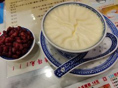 招牌双皮奶任意配-广信牛奶甜品世家(台东店)