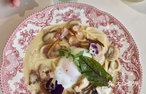 Grilled Mushroom Warm Egg Bacon Pasta