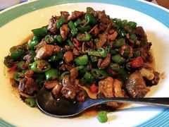 青椒炒仔鸡-湘鄂味土菜馆