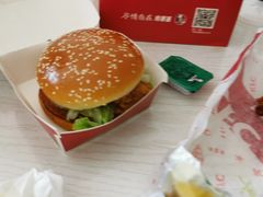-肯德基(东安路站店)