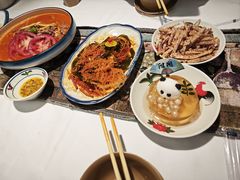 -刘姐啤酒鱼民族演艺餐厅(西街总店)