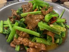 -黄桷树曹家私房菜(江与城店)