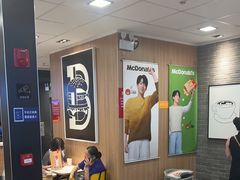 -麦当劳(上海虹桥站30B检票口楼上)