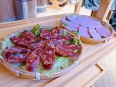 阿婆情麻辣香肠-阿婆情腊排骨火锅·野生菌季(古城旗舰店)