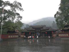 -峨眉山报国寺