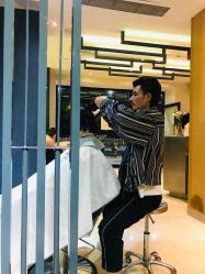 -苑苑发型设计