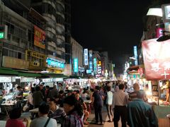 -六合夜市