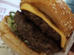 火烤双层牛肉特堡-The Habit Burger Grill 哈比特汉堡(爱琴海店)