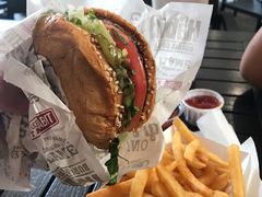 -The Habit Burger Grill 哈比特汉堡(爱琴海店)