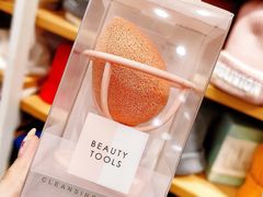 -名创优品(万达广场河东店)
