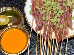 -何妹湿辣牛肉·粤式烧烤砂煲(桂雅路店)