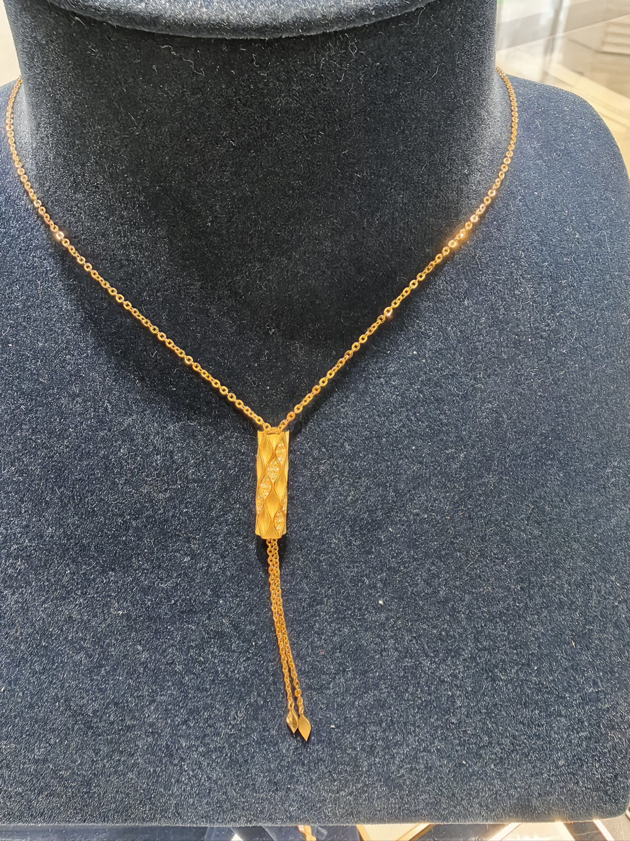 周生生黄金钻石项链