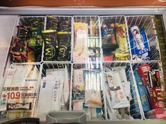 -全家便利店(襄阳南路店)