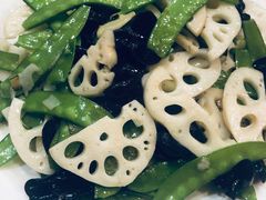 -闯关东东北农家菜(崂山石老人店)