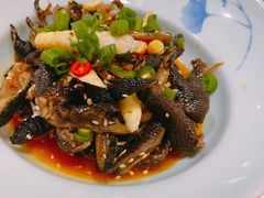 酸辣乌鸡爪-渝信川菜(工体店)