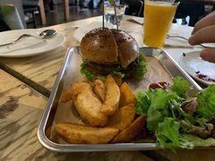 招牌牛肉汉堡-UPPER KITCHEN(延安路店)