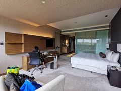 -上海滴水湖皇冠假日酒店