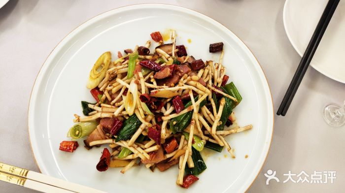 贵州大厦贵州厅折耳根炒腊肉图片