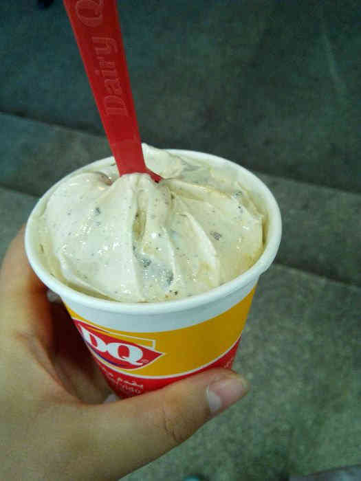 打分 新出的奥利奥暴风雪,口感不错,里面好多奥利奥碎片,很好吃