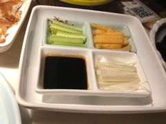 -韵秋荷(宝山龙湖天街店)