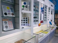 -提一眼镜·蔡司·依视路(小寨店)