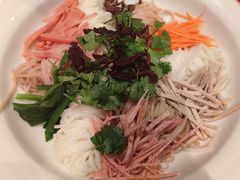 七彩凉米线-福照楼汽锅鸡·云南菜(火车站锦江店)