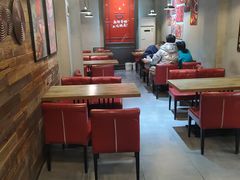 -愉肴麻辣香锅(中山路店)