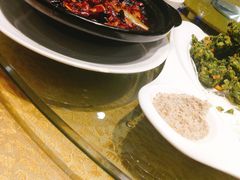 -老码头黑皮肘子锅包肉(赣水路店)