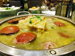 -老码头黑皮肘子锅包肉(赣水路店)