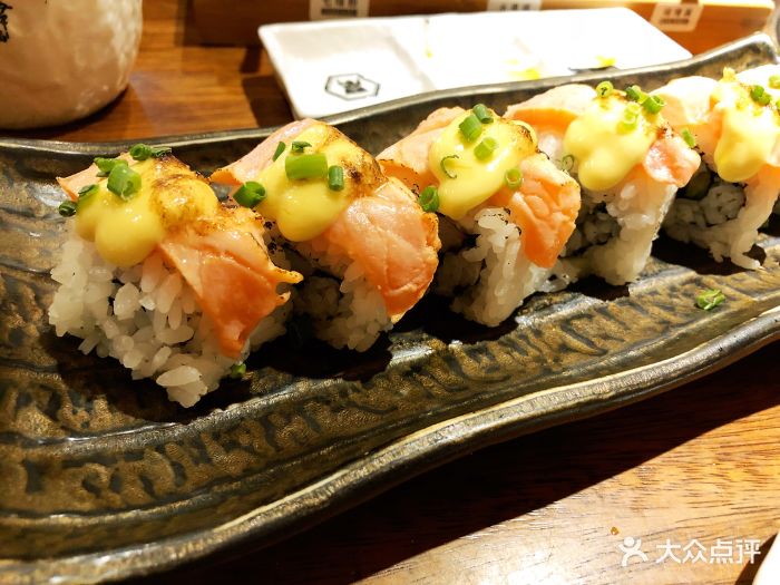 御牛道日式料理炭火烤肉(万象城购物中心店)火炙三文鱼寿司图片 - 第