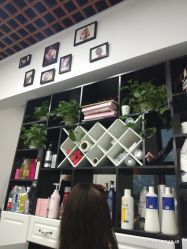 -V8潮牌·接发烫染连锁