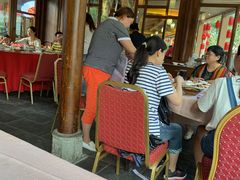等位区-美食村花园餐厅