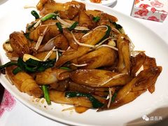 韭菜芽菜炒猪肠粉-花城苑广府菜(侨鑫店)