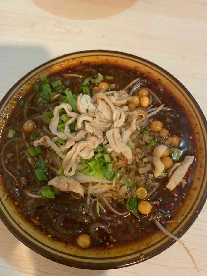 白家肥肠粉-"位置在西湖塘,很好找.四个人都吃的清汤粉.