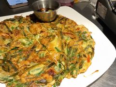 海鲜葱饼-富乐满韩国正宗炸鸡韩国料理(虹泉路店)