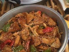 -三升美食城