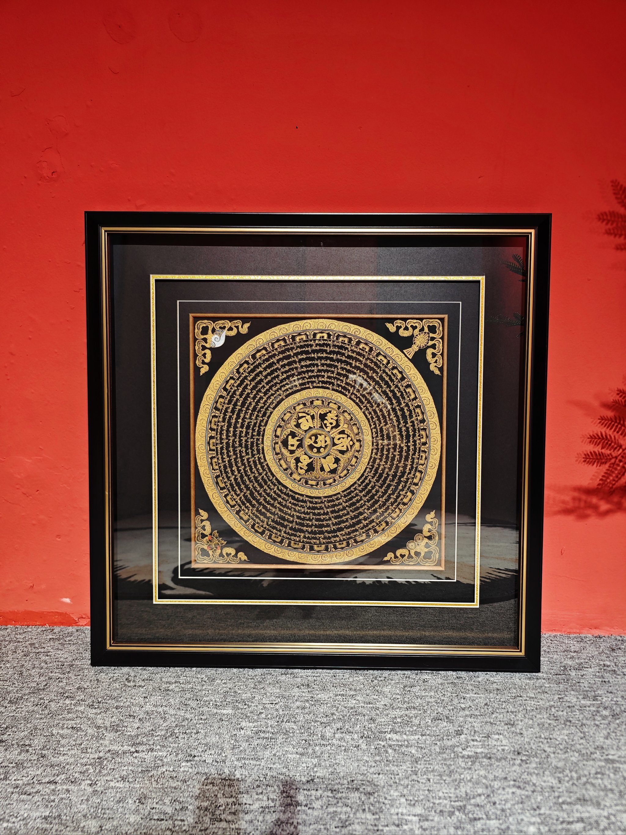 不同的唐卡装裱风格也不一样