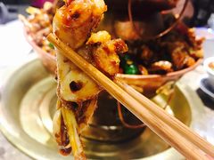 -沪小二炭火蛙锅(淮海中路美食不夜城店)