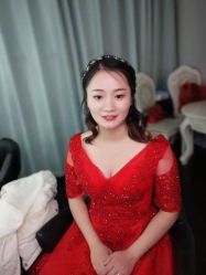 -雪莉美妆婚纱馆