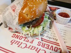 -The Habit Burger Grill 哈比特汉堡(复兴soho店)