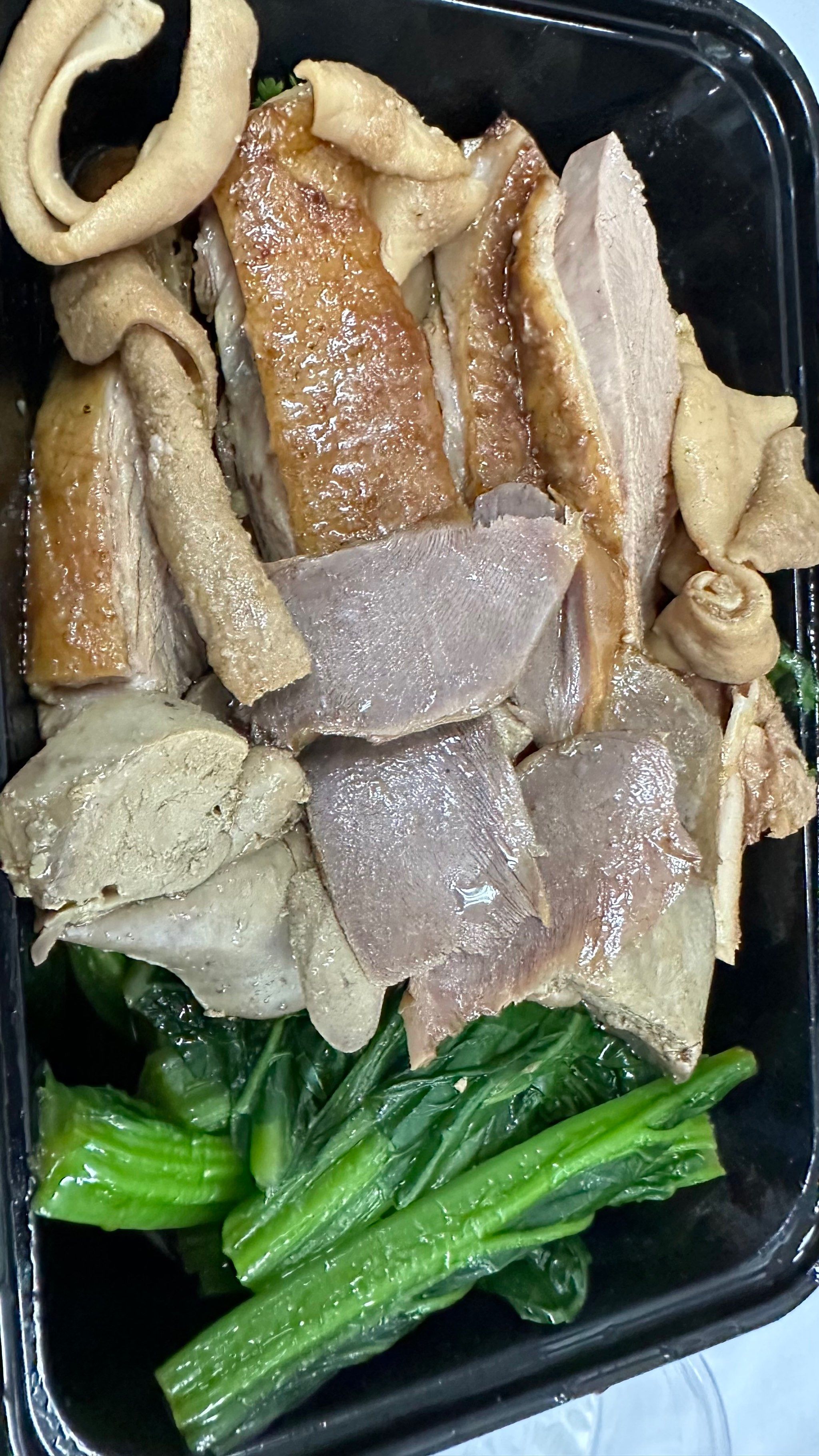 今天的午饭超级惊喜～好吃的鹅肉鹅杂饭