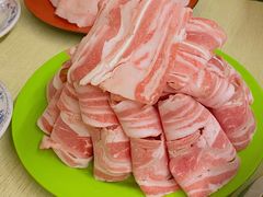 高钙羊肉-洞庭洲·防空洞火锅·铜锅涮肉·烧烤(新百广场店)