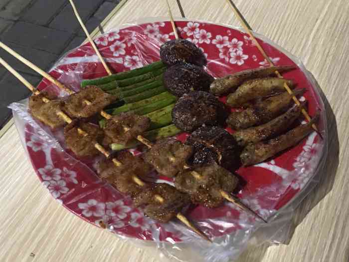 红姨烧烤-"96朋友说这家店在她朋友圈被人力推说好.