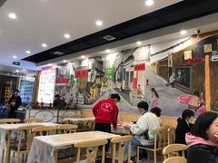 大堂-江城燕子大排档(江汉路步行街店)