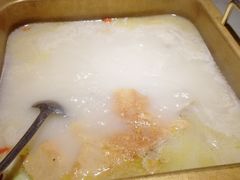 -尚尚仙·酸汤猪手·猪肚鸡火锅(华联万柳购物中心店)